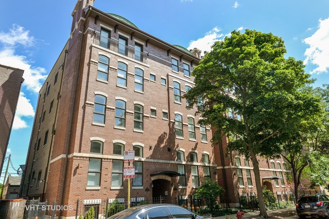Property photo of 928 W Dakin Street #3 in Chicago, Illinois