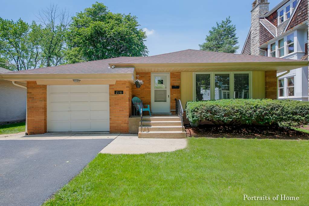 Property photo of 216 S Madison Street in Hinsdale, Illinois