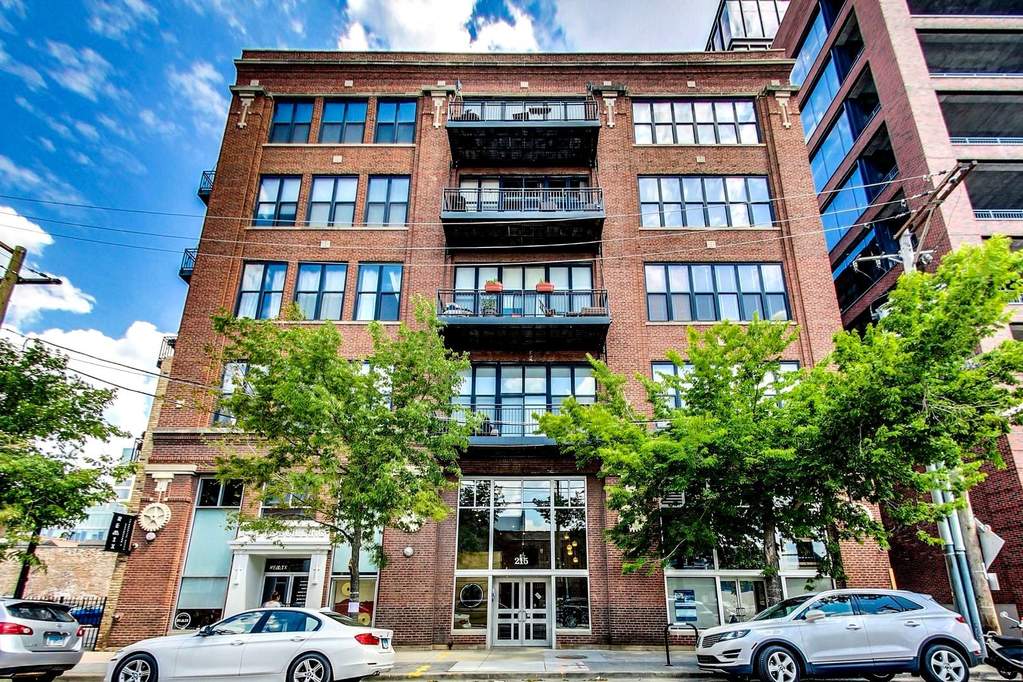 Property photo of 215 N Aberdeen Street #609B in Chicago, Illinois