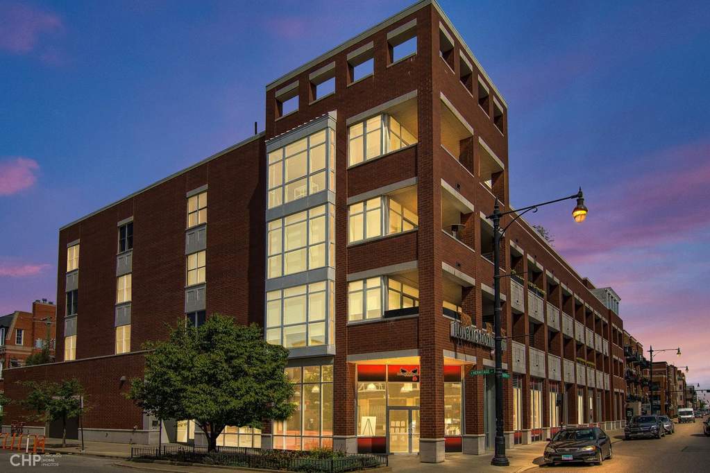 Property photo of 1611 N Hermitage Avenue #405 in Chicago, Illinois
