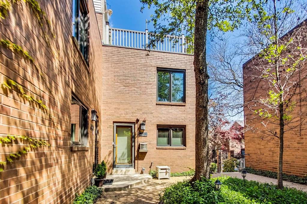 Property photo of 1657 N Vine Street in Chicago, Illinois
