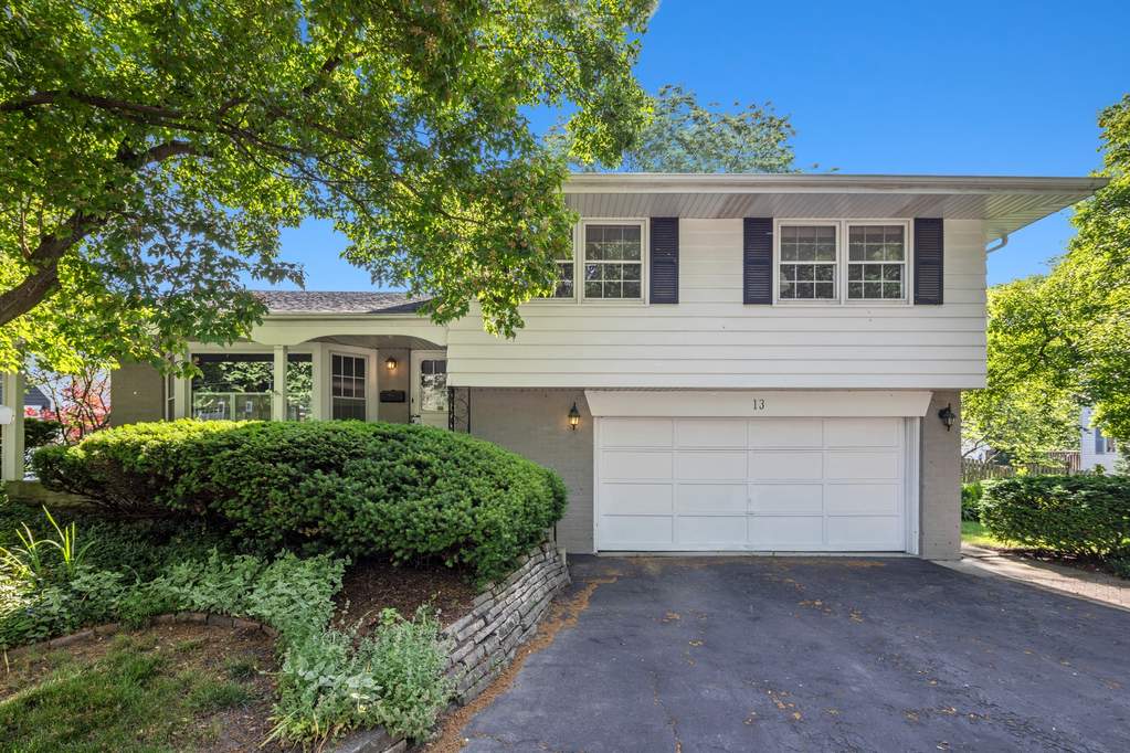 Property photo of 13 S Elm Street in Hinsdale, Illinois