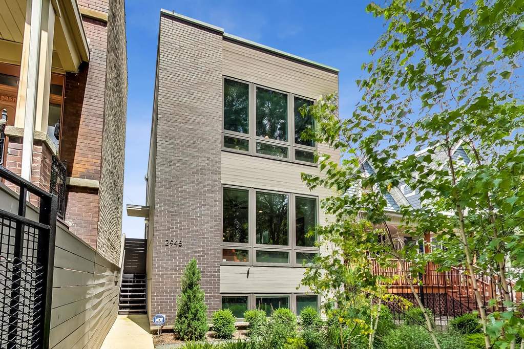 Property photo of 2948 W Belden Avenue in Chicago, Illinois