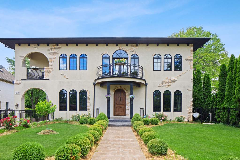 Property photo of 818 W 58th Street in Hinsdale, Illinois