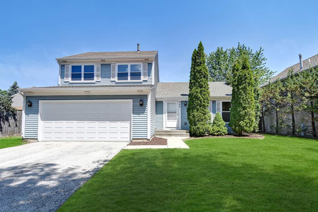 Property photo of 200 Heath Place in Westmont, Illinois