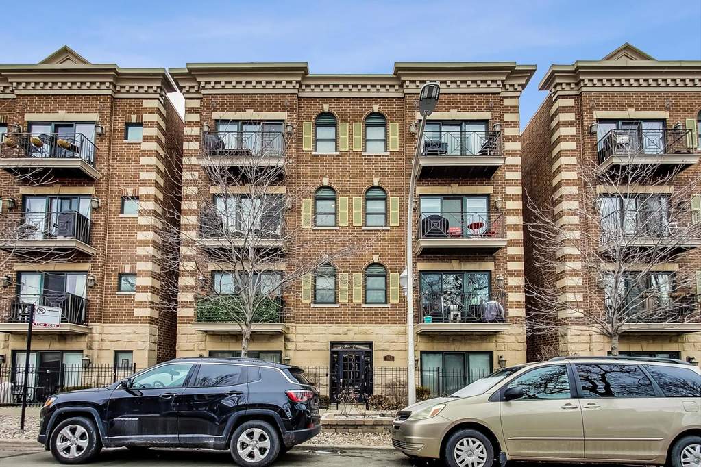 Property photo of 1152 W Roscoe Street #3W in Chicago, Illinois