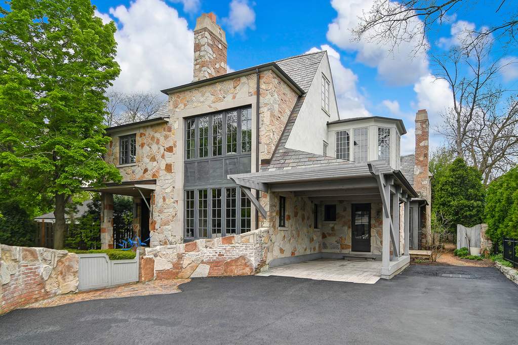 Property photo of 132 S Park Avenue in Hinsdale, Illinois
