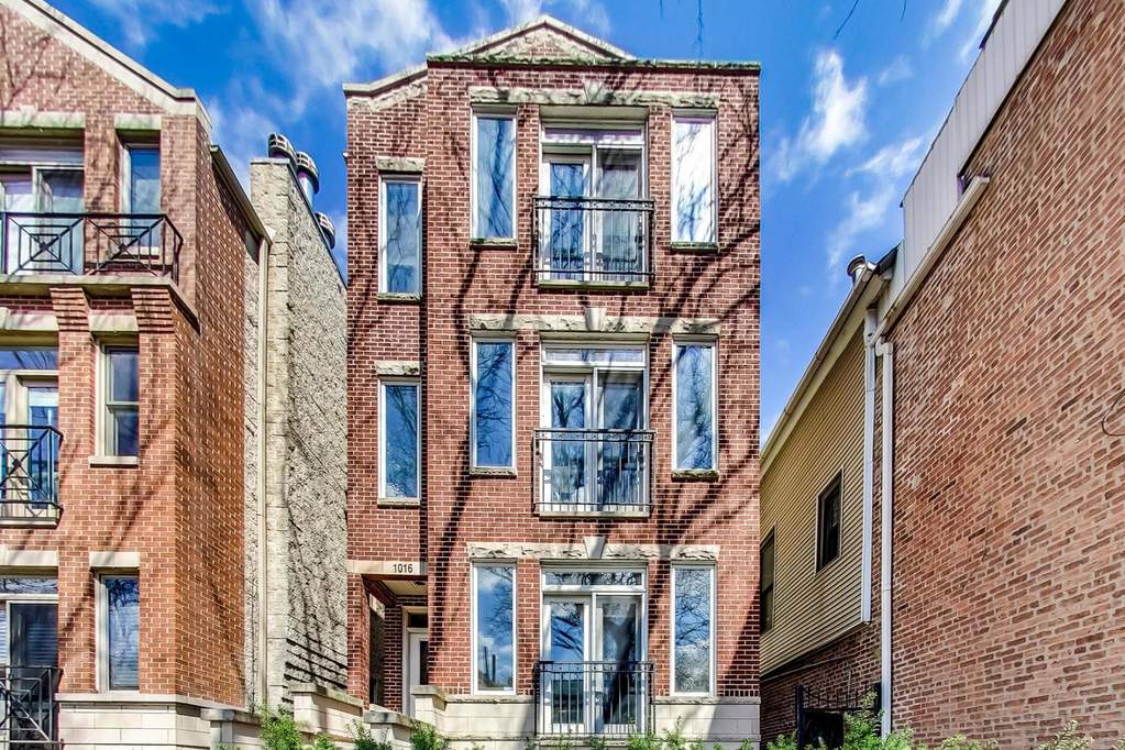 Property photo of 1016 W George Street #2 in Chicago, Illinois