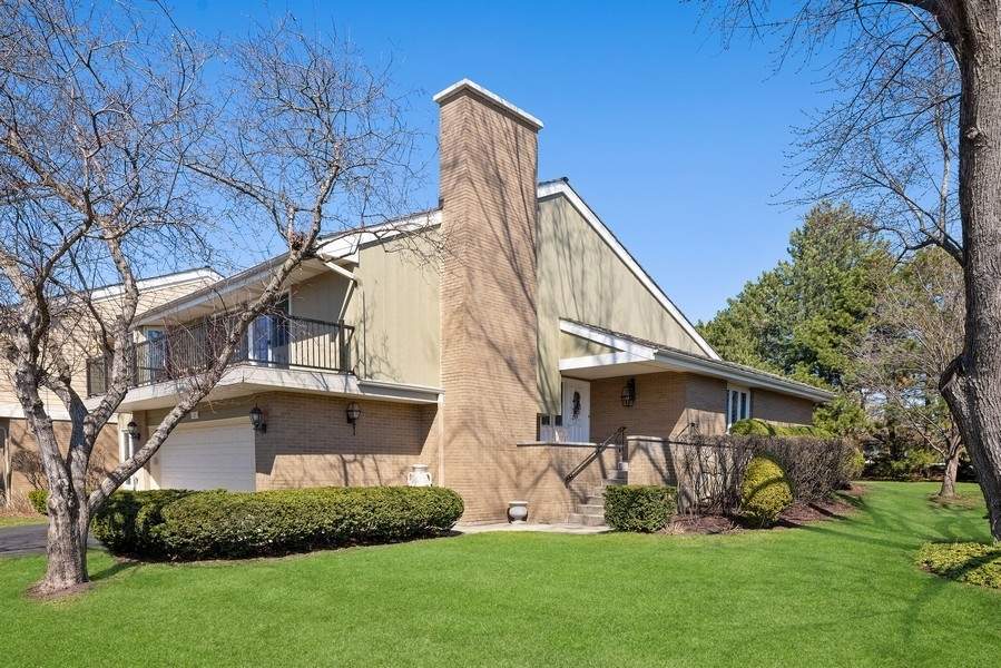 Property photo of 165 Briarwood North in Oak Brook, Illinois