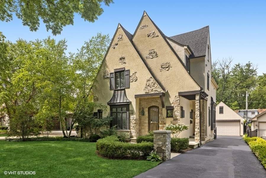 Property photo of 620 S Bruner Street in Hinsdale, Illinois
