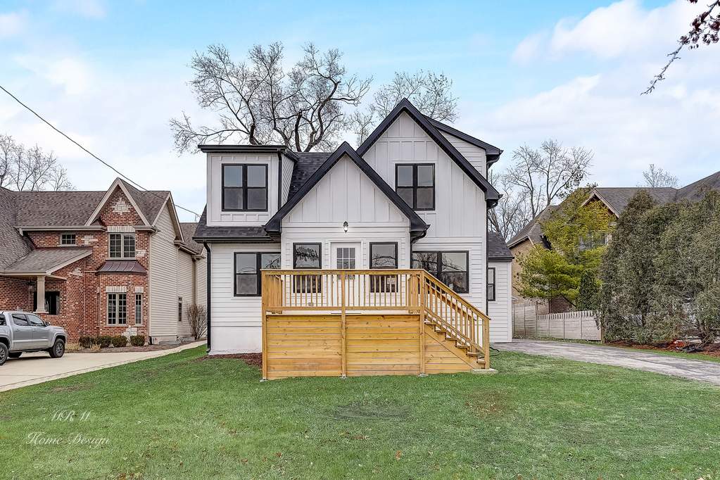 Property photo of 4709 Roslyn Road in Downers Grove, Illinois