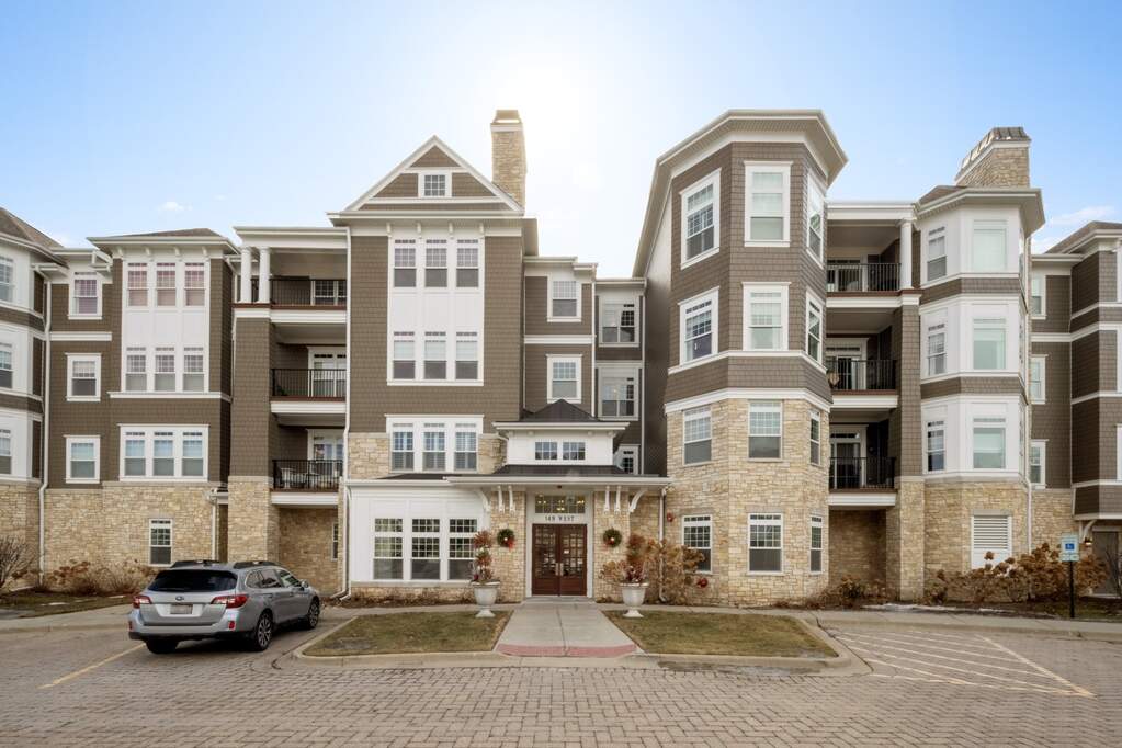 Property photo of 149 W Kennedy Lane #401 in Hinsdale, Illinois