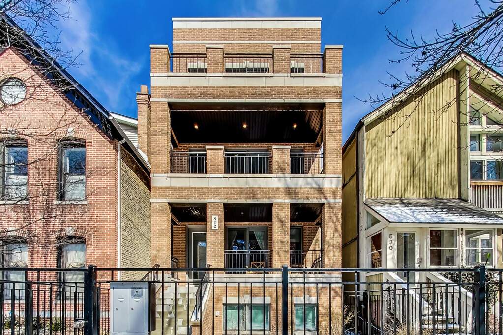 Property photo of 832 W Altgeld Street #2 in Chicago, Illinois