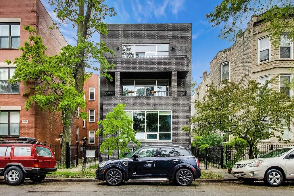 Property photo of 1640 N Rockwell Street #2A in Chicago, Illinois