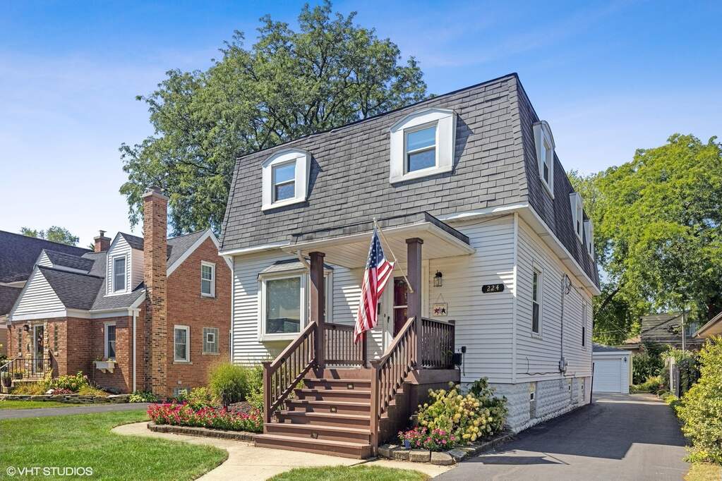 Property photo of 224 N Highland Avenue in Elmhurst, Illinois