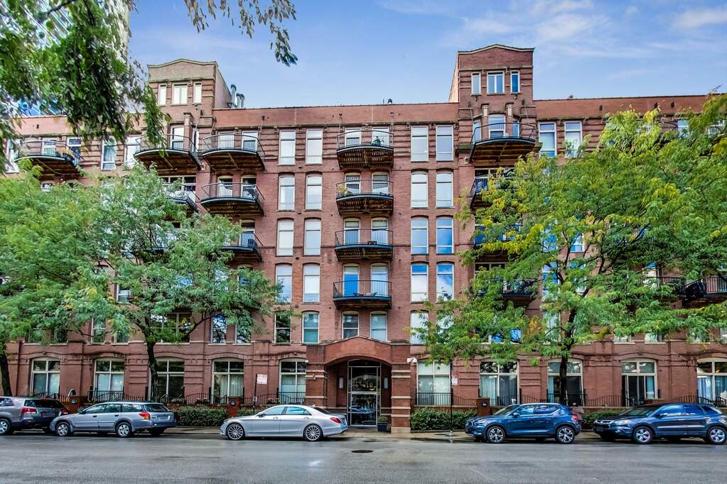 Property photo of 550 N Kingsbury Street #105 in Chicago, Illinois