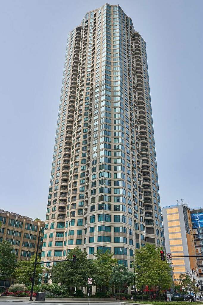 Property photo of 400 N La Salle Drive #1002 in Chicago, Illinois