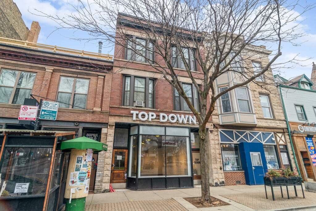 Property photo of 2004 W Roscoe Street in Chicago, Illinois