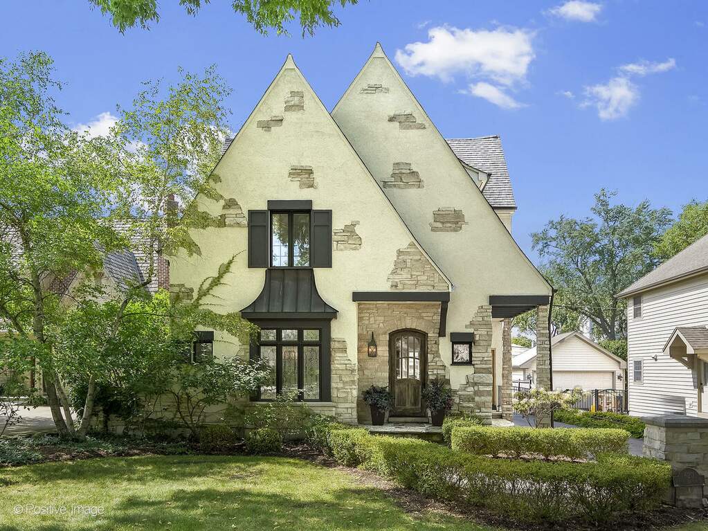 Property photo of 620 S Bruner Street in Hinsdale, Illinois