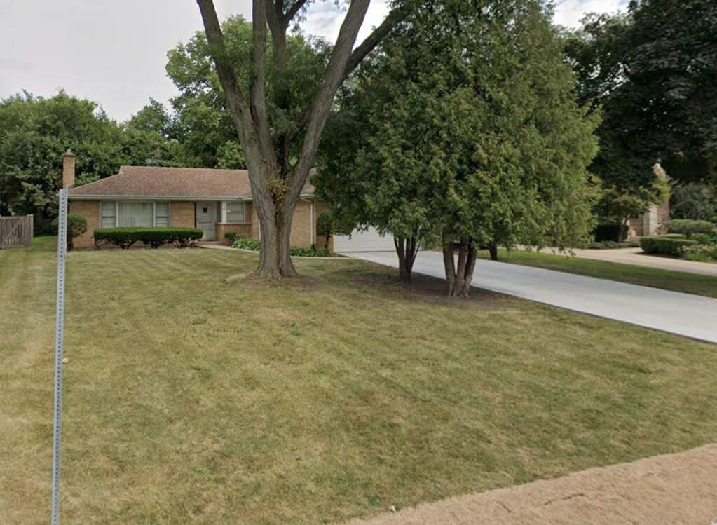 Property photo of 821 S Clay Street in Hinsdale, Illinois