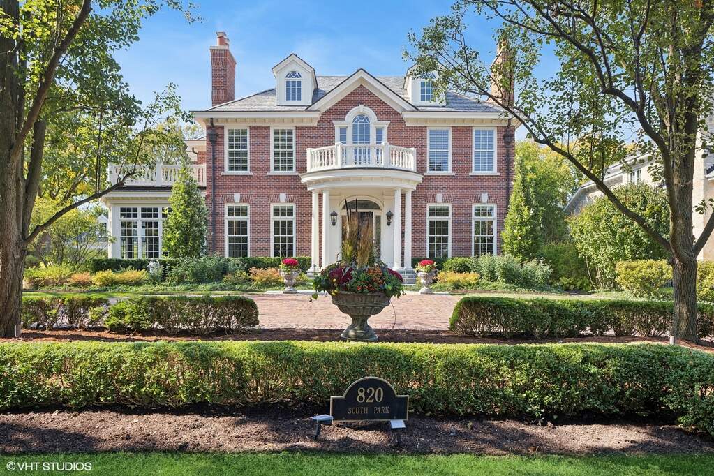 Property photo of 820 S Park Avenue in Hinsdale, Illinois
