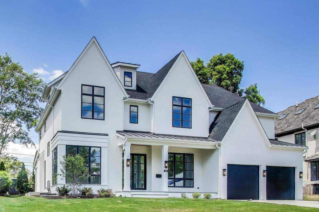 Property photo of 910 Allmen Avenue in Hinsdale, Illinois