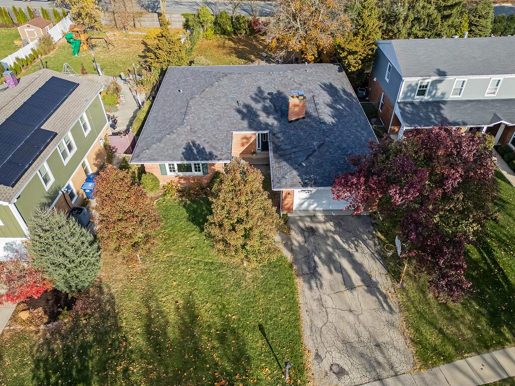 Property photo of 297 Columbine Drive in Clarendon Hills, Illinois