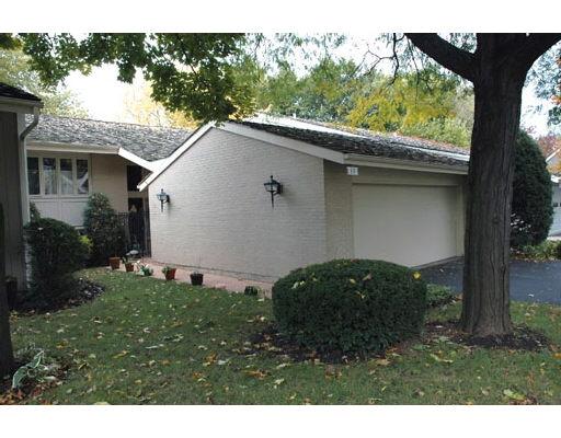 Property photo of 39 Briarwood South #39 in Oak Brook, Illinois