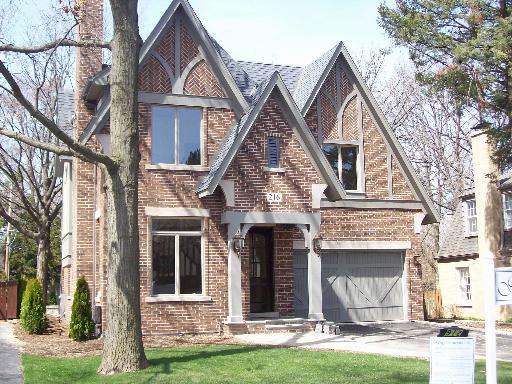 Property photo of 216 S Prospect Avenue in Clarendon Hills, Illinois