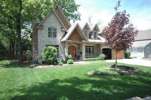 Property photo of 210 S Prospect Street in Clarendon Hills, Illinois