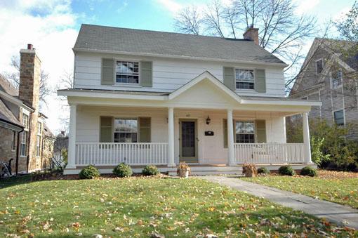 Property photo of 407 S Lincoln Street in Hinsdale, Illinois