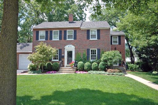 Property photo of 824 S Vine Street in Hinsdale, Illinois