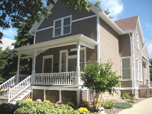 Property photo of 413 S Catherine Avenue in La Grange, Illinois