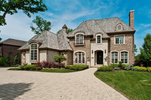 Property photo of 825 N Washington Street in Hinsdale, Illinois