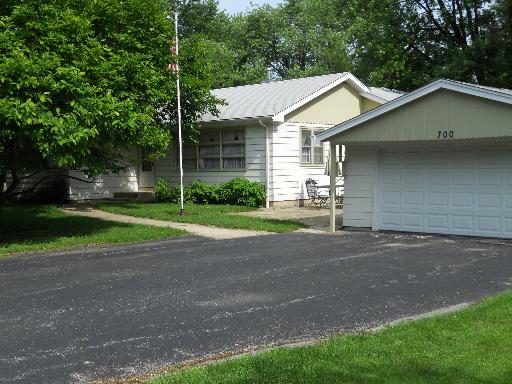 Property photo of 700 Gamble Drive in Lisle, Illinois