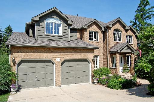 Property photo of 818 S Monroe Street in Hinsdale, Illinois