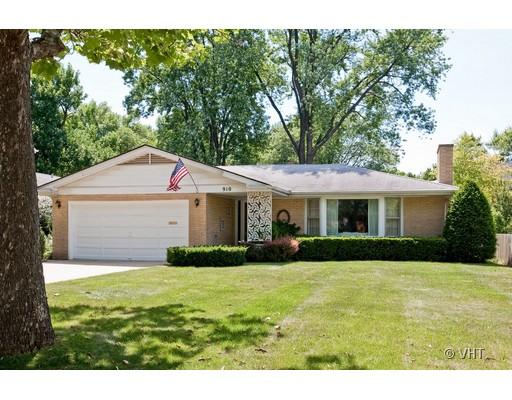 Property photo of 910 S Adams Street in Hinsdale, Illinois