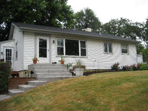 Property photo of 1642 Herbert Street in Downers Grove, Illinois