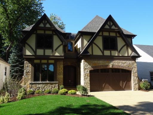 Property photo of 200 S Sunnyside Avenue in Elmhurst, Illinois