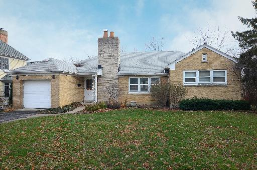 Property photo of 131 N Grant Street in Hinsdale, Illinois