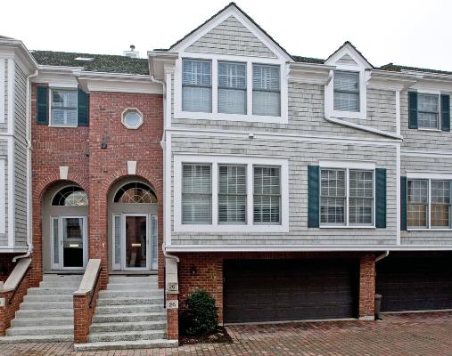 Property photo of 26 S Clay Street in Hinsdale, Illinois