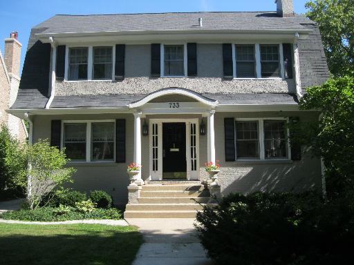 Property photo of 733 S Lincoln Street in Hinsdale, Illinois