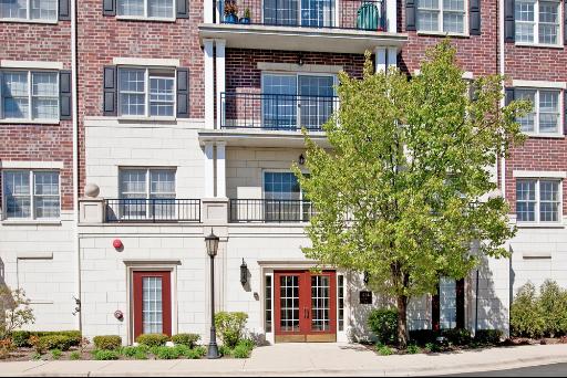 Property photo of 434 Mcdaniels Circle #305 in Clarendon Hills, Illinois