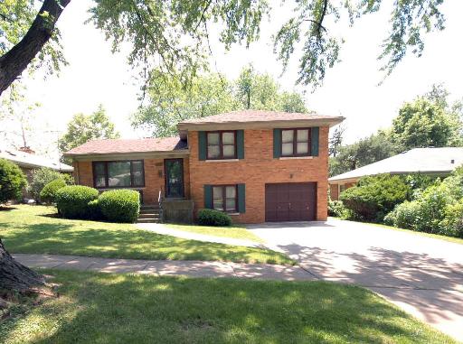 Property photo of 1405 Willow Avenue in Western Springs, Illinois