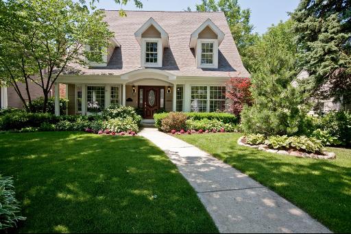 Property photo of 212 S Bodin Street in Hinsdale, Illinois