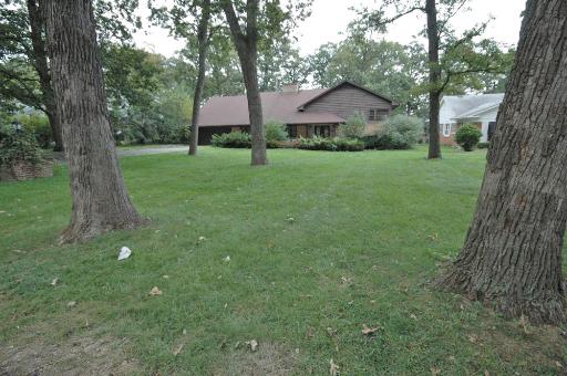 Property photo of 805 Taft Road in Hinsdale, Illinois