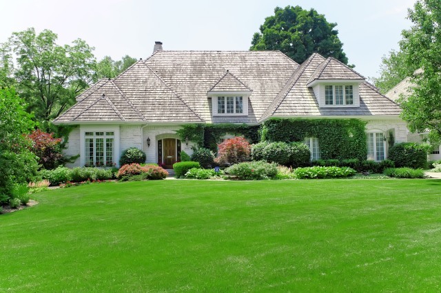Property photo of 337 Ridge Avenue in Clarendon Hills, Illinois