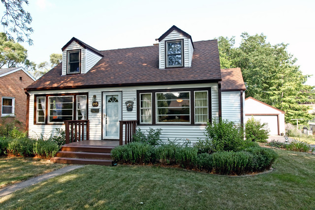 Property photo of 215 S Adams Street in Westmont, Illinois