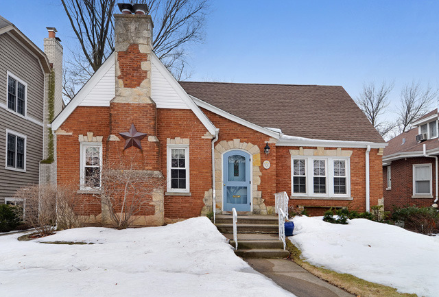 Property photo of 8 S Thurlow Street in Hinsdale, Illinois