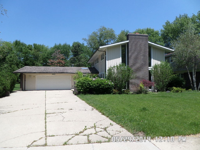 Property photo of 1136 Barneswood Drive in Downers Grove, Illinois